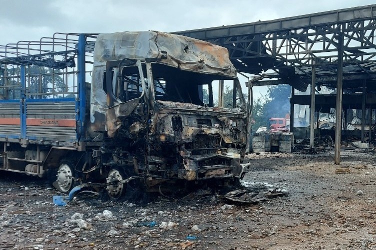 4 nguoi Viet bong nang sau vu no o tram soi hai quan Den Sa Van hinh anh