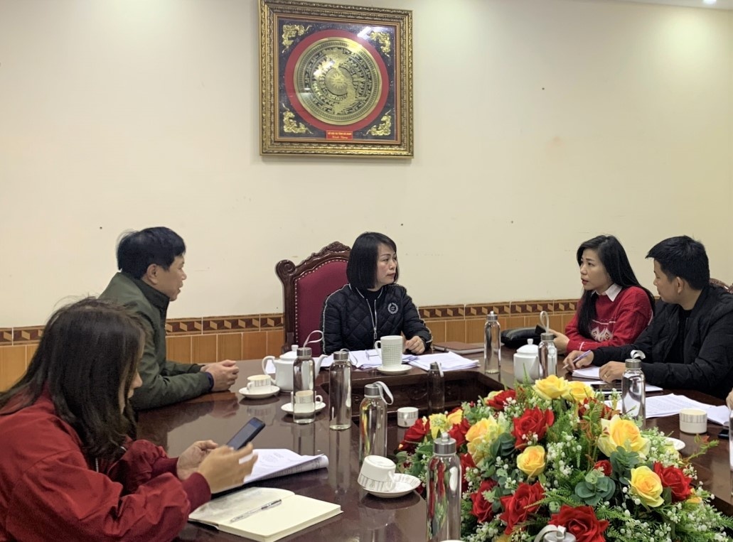 tuyen dung sai cong chuc anh 2