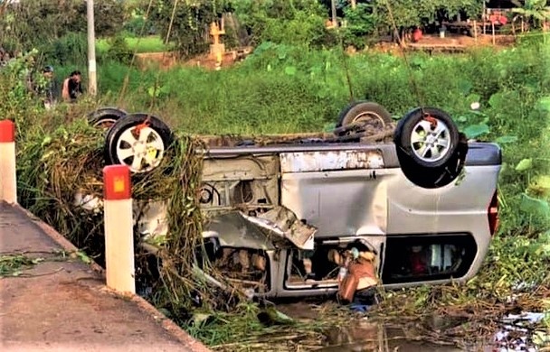 5 nguoi bi khoi to sau vu oto lao xuong kenh hinh anh