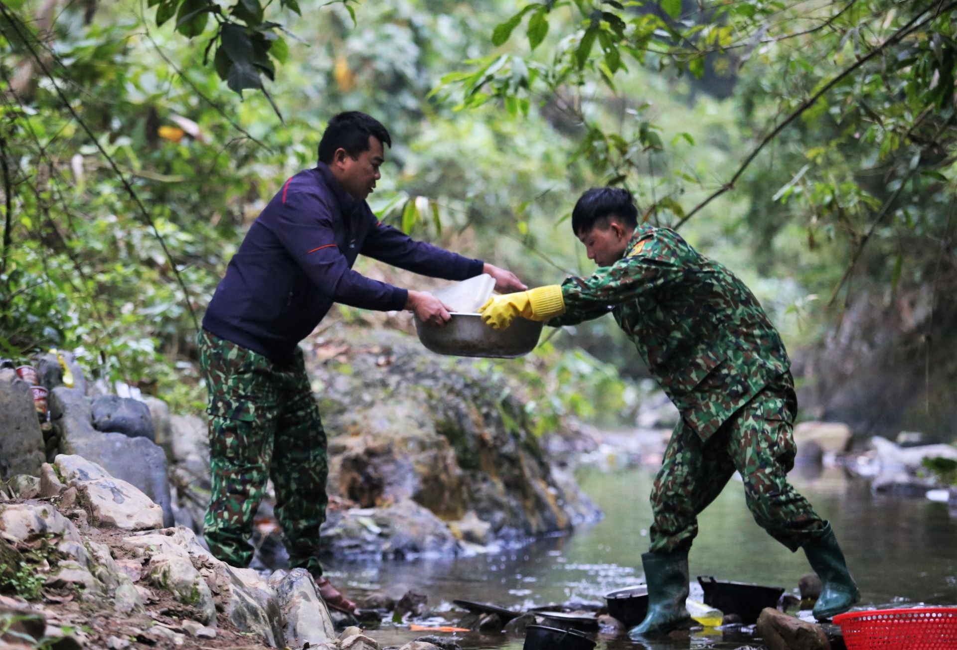 chốt phòng dịch Covid-19 vùng biên ảnh 26 chot phong dich Covid-19 vung bien anh 26