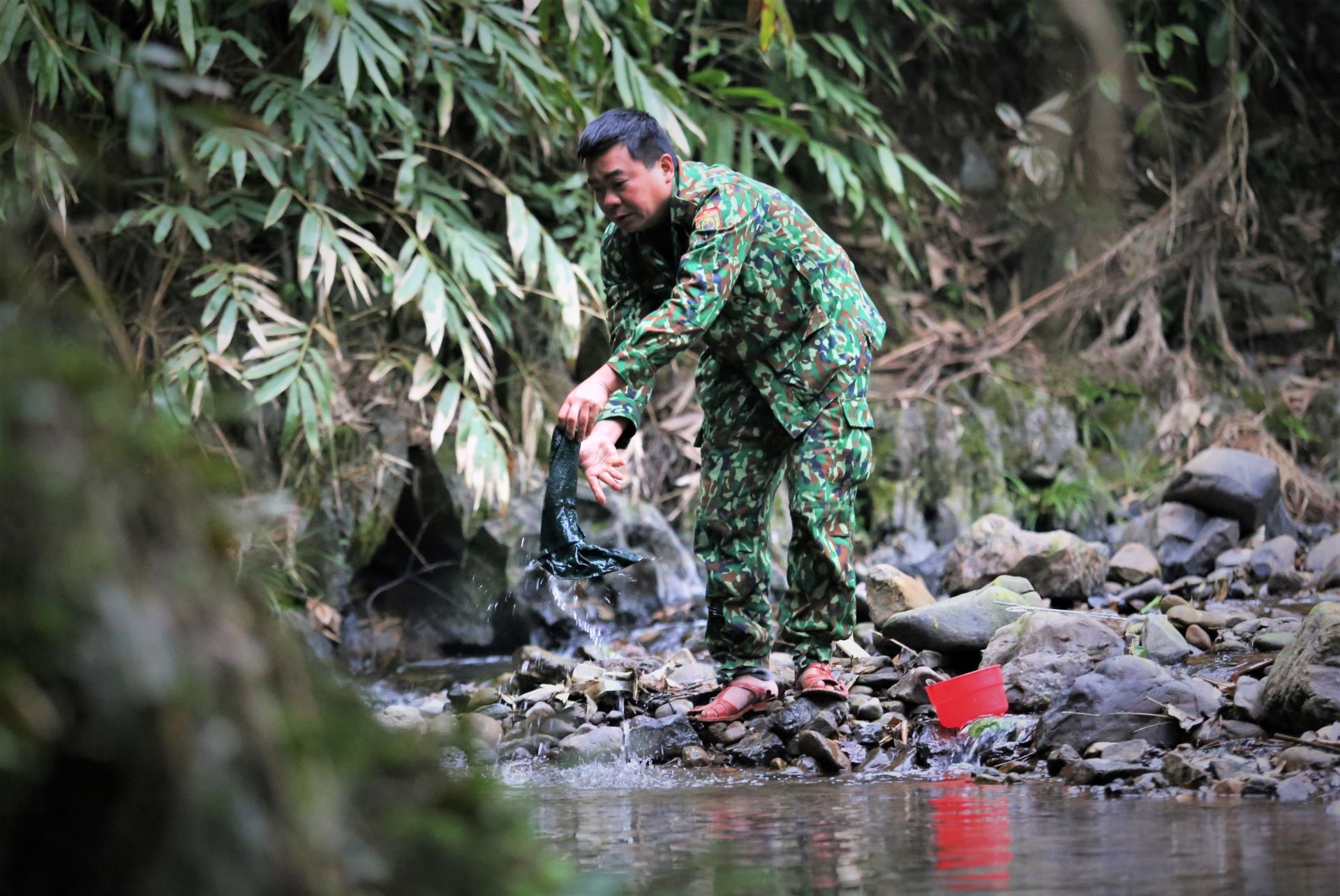 chốt phòng dịch Covid-19 vùng biên ảnh 27 chot phong dich Covid-19 vung bien anh 27