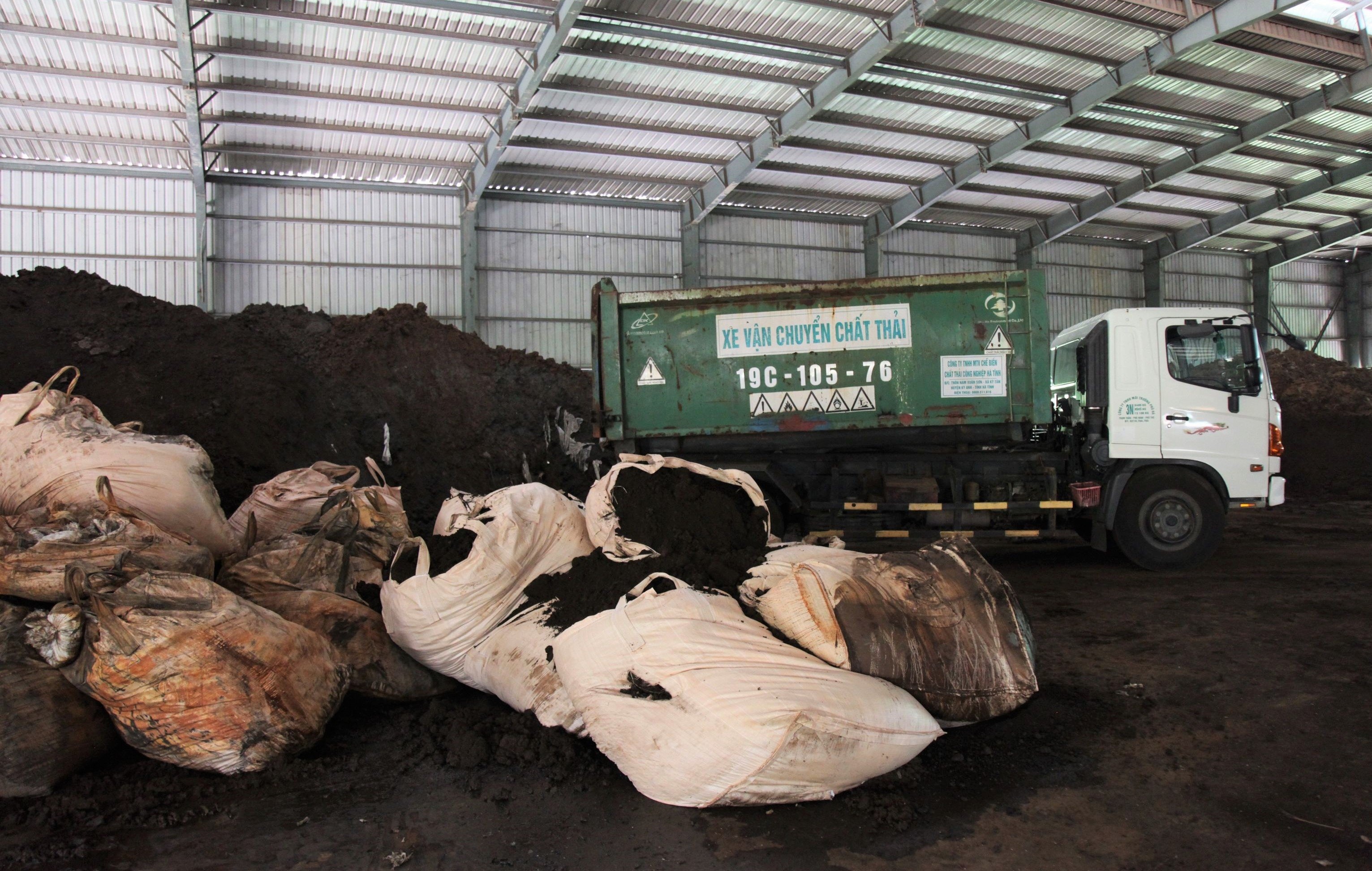 Nha may xu ly rac bi phat 420 trieu dong hinh anh