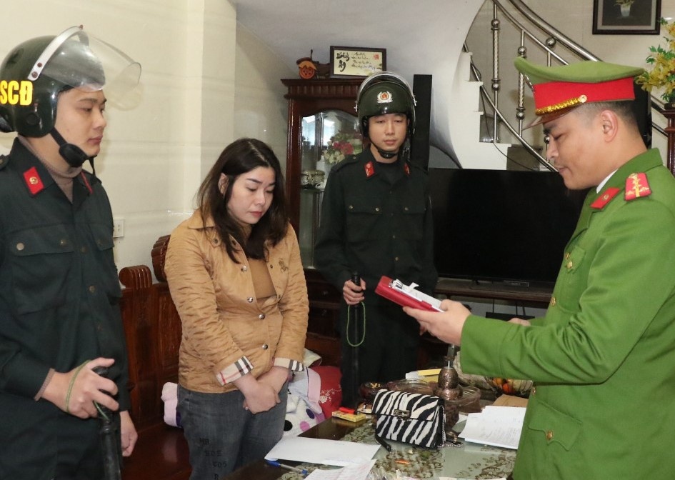 Pha duong day danh bac hang ty dong hinh anh