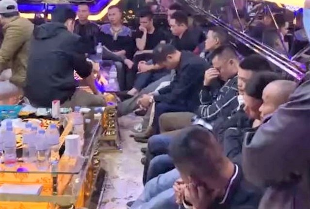 bay lắc trong quán karaoke ảnh 1 bay lac trong quan karaoke anh 1