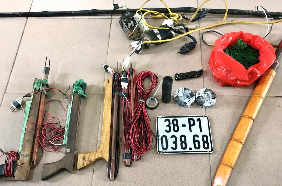 nhom nghi pham trom cho anh 2