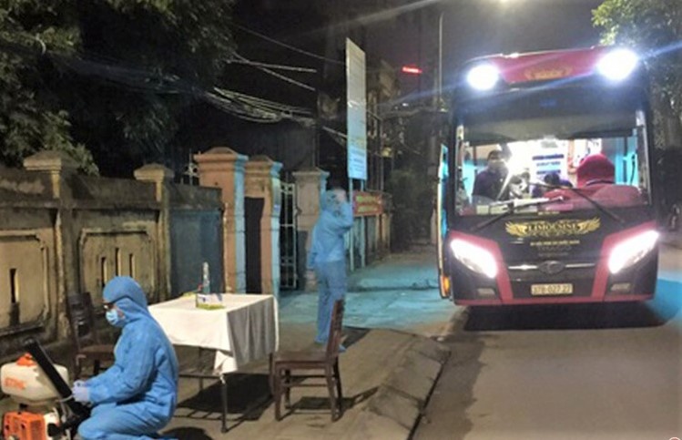 Cach ly 22 sinh vien Dai hoc FPT hinh anh