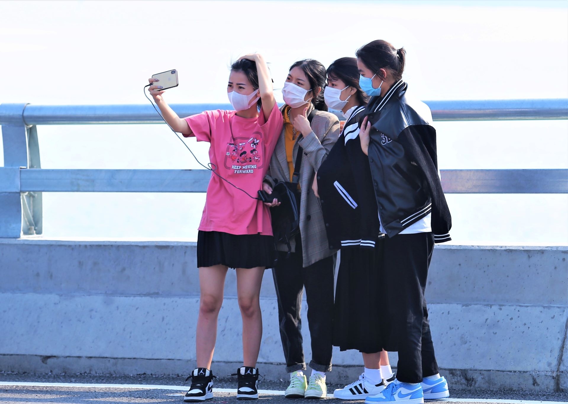 dung tren cau chup anh anh 9