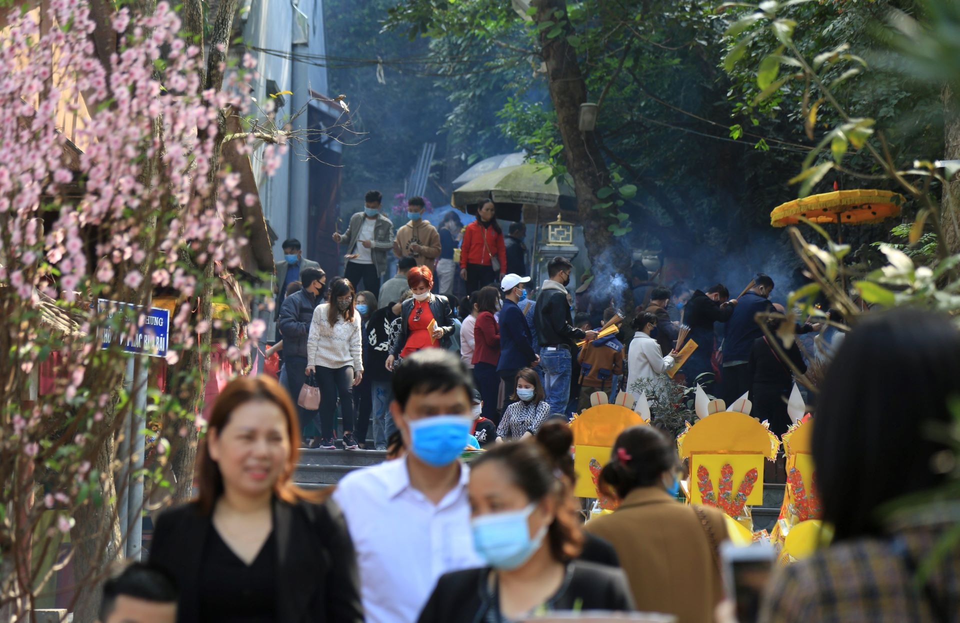 tien le nhet cua cua den anh 1