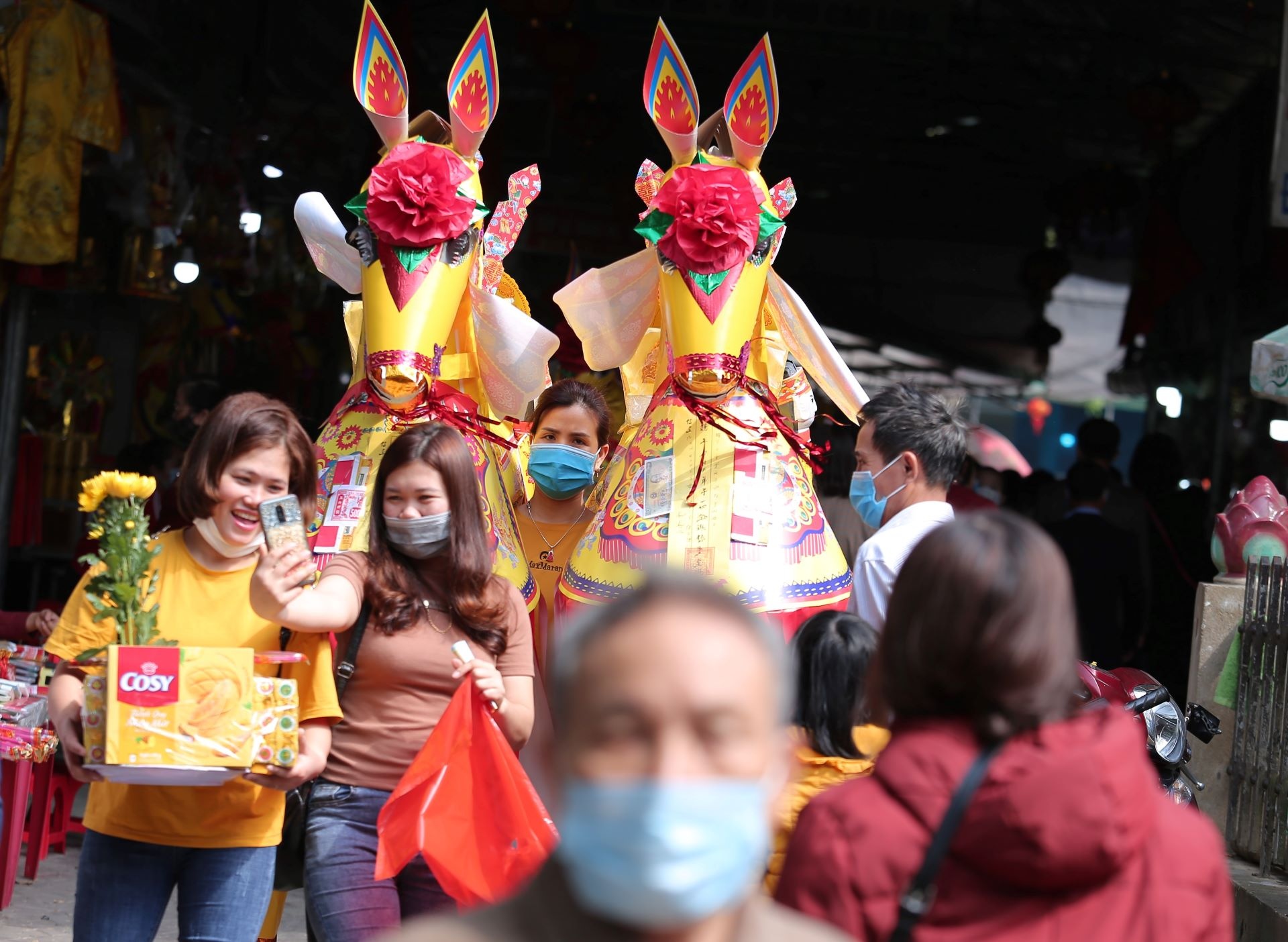 tien le nhet cua cua den anh 3