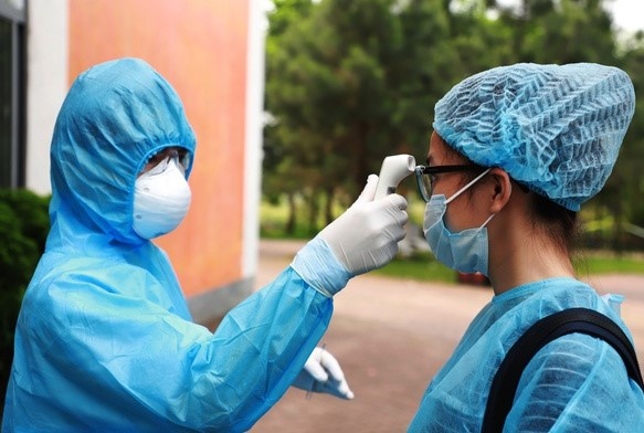 Cach ly co gai tu Cam Giang ve Nghe An hinh anh