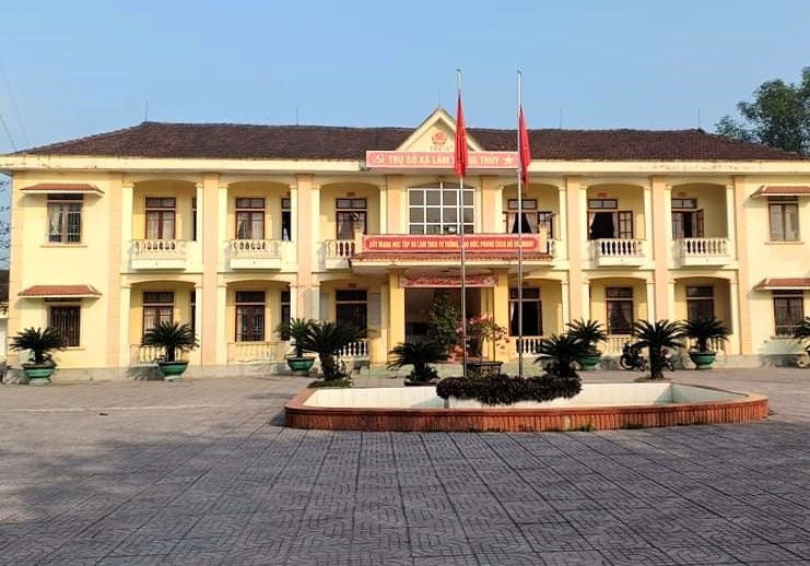 can bo xa danh bac anh 1