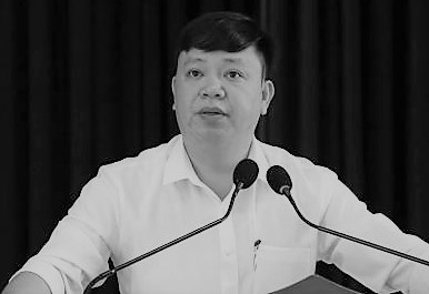 Chanh van phong UBND huyen dot tu tai phong lam viec hinh anh