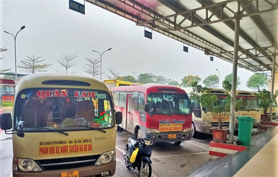 Hon 30 nha xe dung chay phan doi 'xe du' da hoat dong tro lai hinh anh