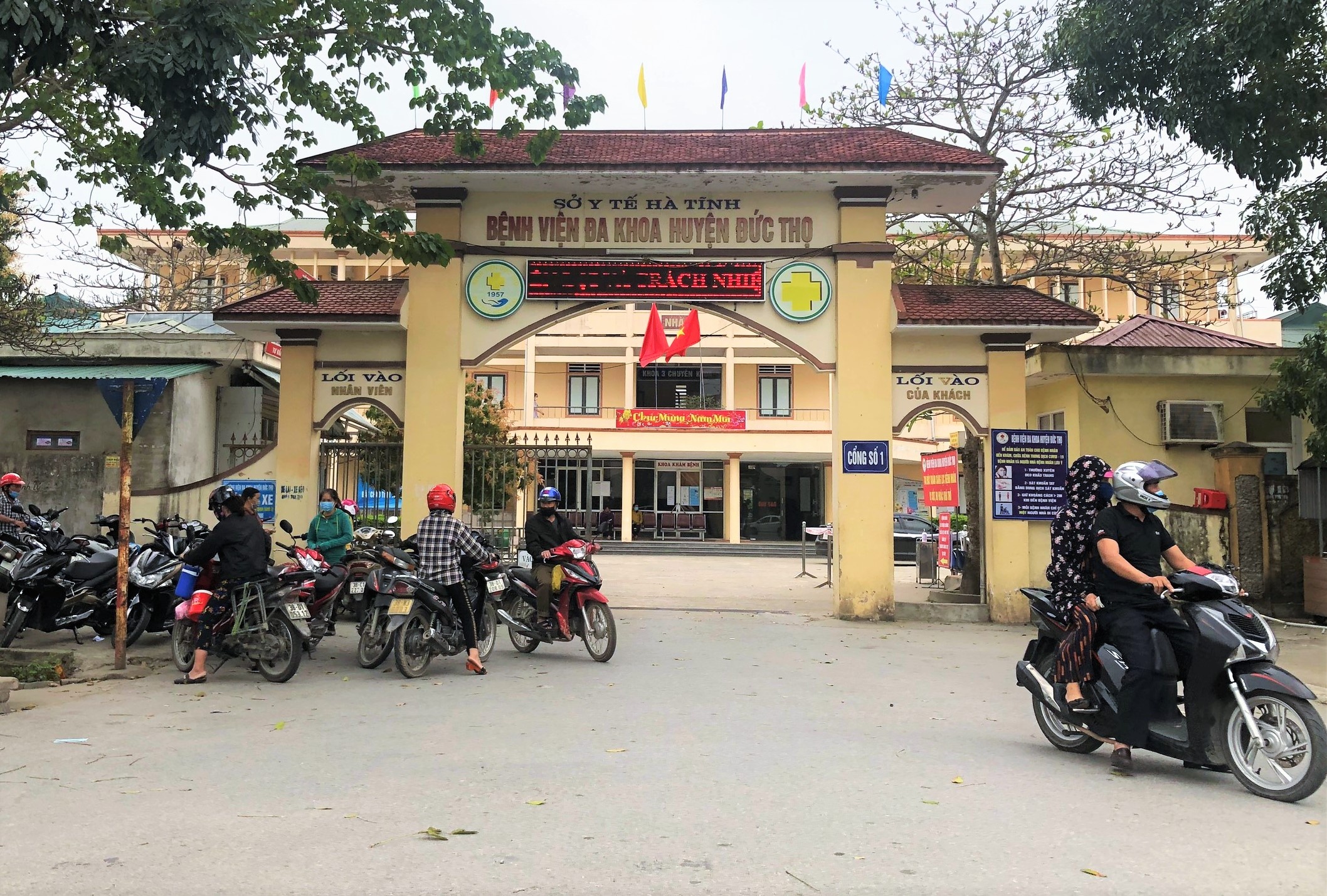 bác sĩ làm rách niệu đạo bệnh nhân ảnh 2 bac si lam rach nieu dao benh nhan anh 2