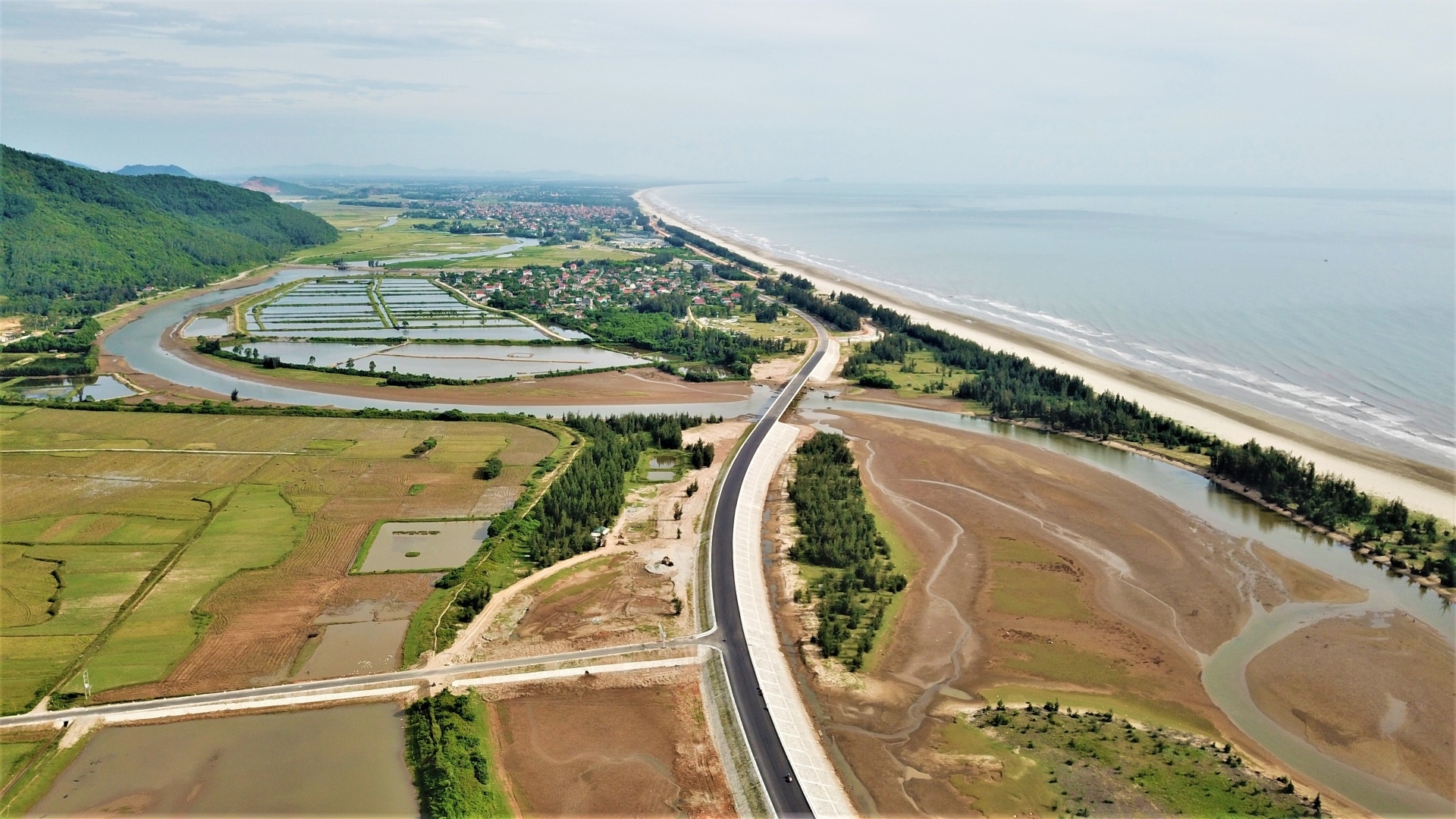 duong ven bien tram ty anh 1