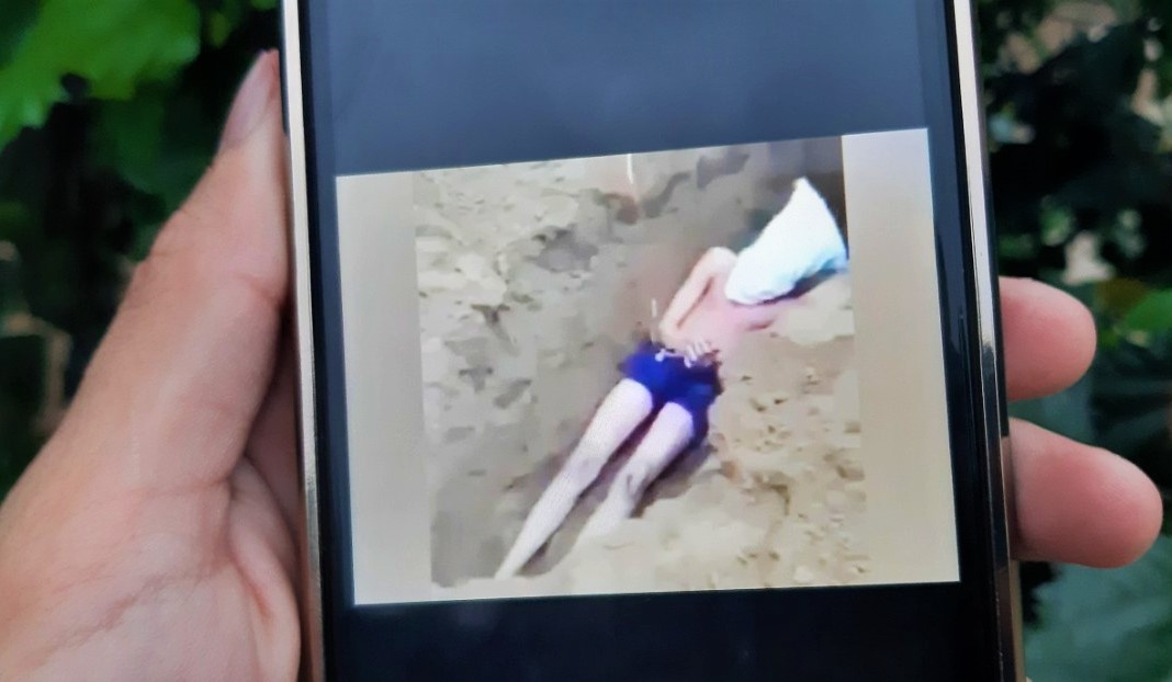 Bat ke cam dau vu nam thanh nien 17 tuoi bi chon song hinh anh