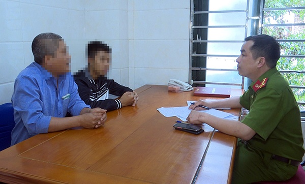 Loi khai cua nhom nghi pham chon song thanh nien 17 tuoi hinh anh