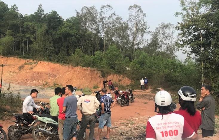 thi thể phân hủy trong rừng ảnh 1 thi the phan huy trong rung anh 1