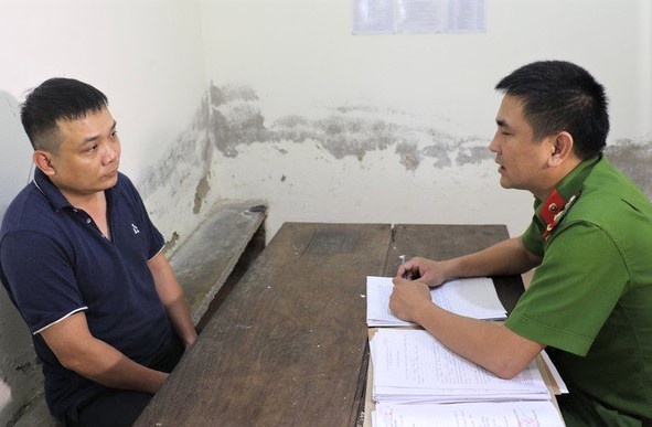 Gia danh cong an de muon tien va xe SH hinh anh