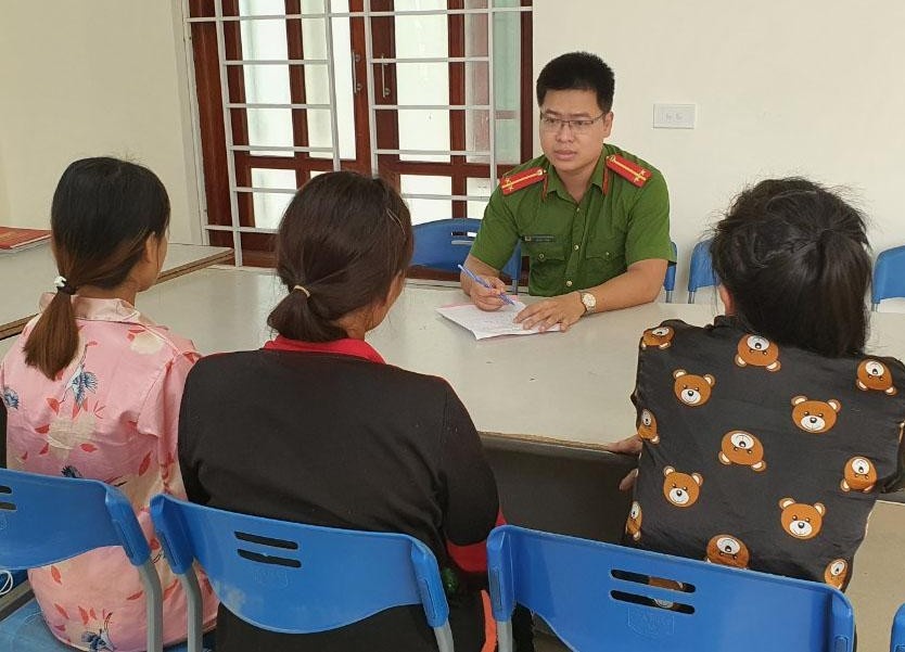 vượt biên bán bào thai ảnh 1 vuot bien ban bao thai anh 1