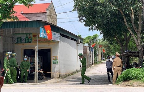 Hai nguoi thiet mang sau tieng sung no hinh anh
