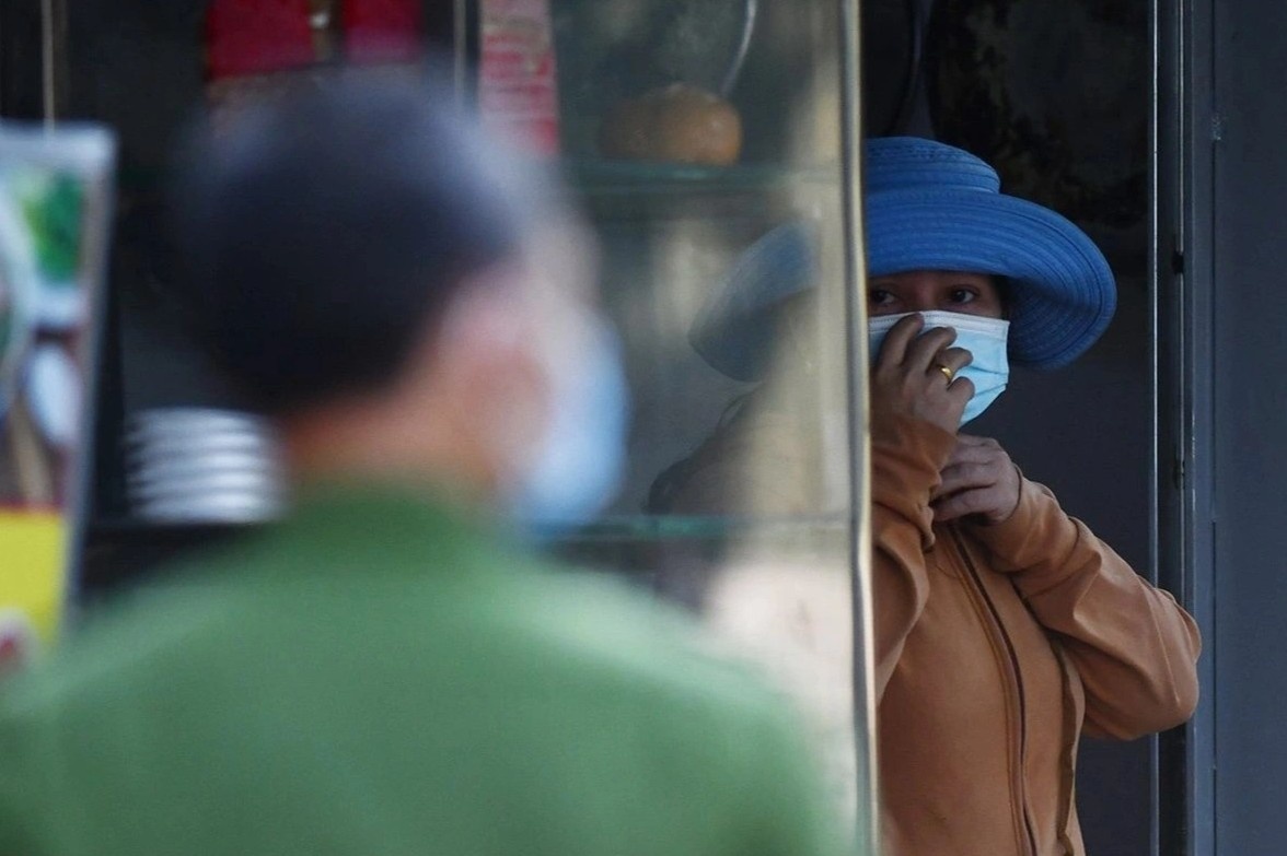 To cap can cuoc gan chip phai cach ly vi tiep xuc ca duong tinh nCoV hinh anh