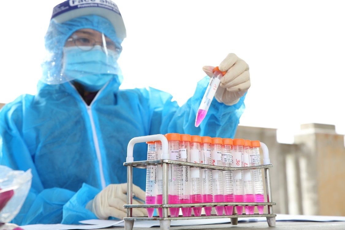 Ha Tinh tim F1 o quan nhau va karaoke hinh anh