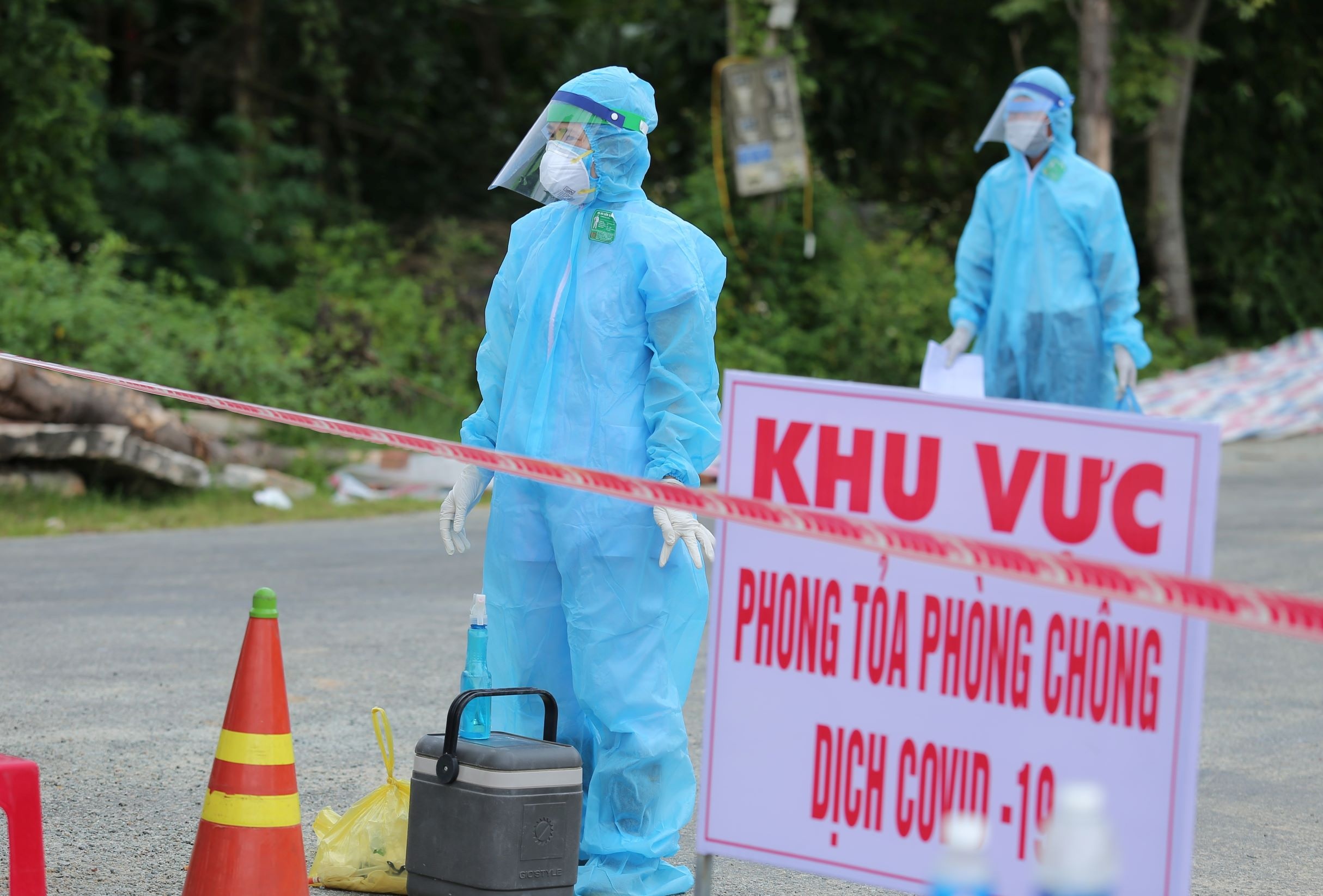 210 ho dan o Ha Tinh bi phong toa sau 2 ca tai duong tinh hinh anh