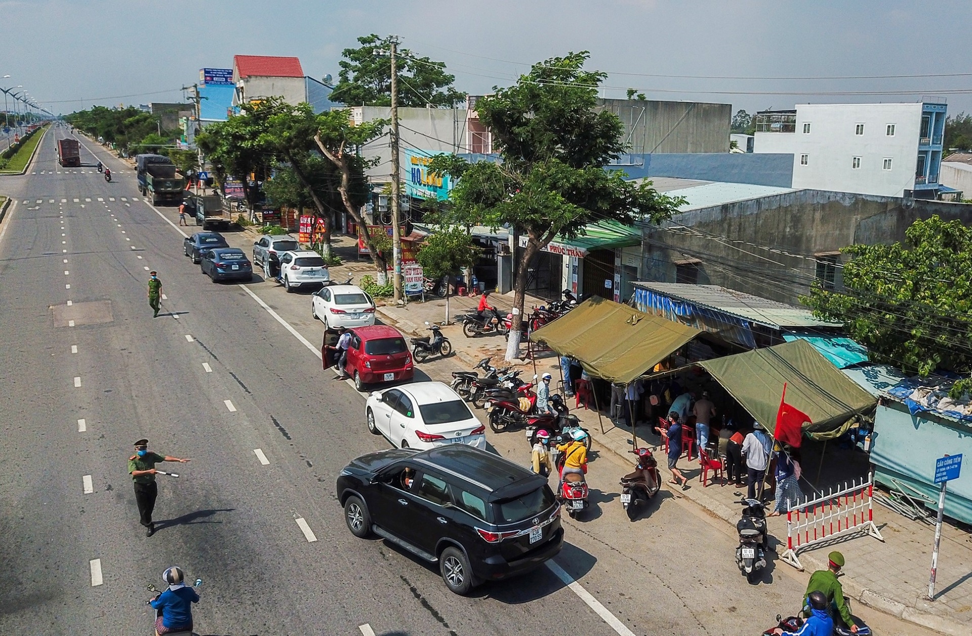 chot chan phong dich Covid-19 anh 1