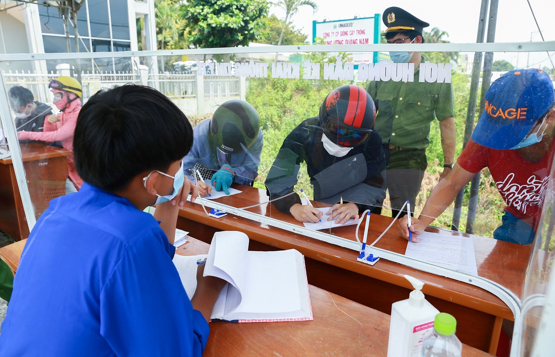 chot chan phong dich Covid-19 anh 9