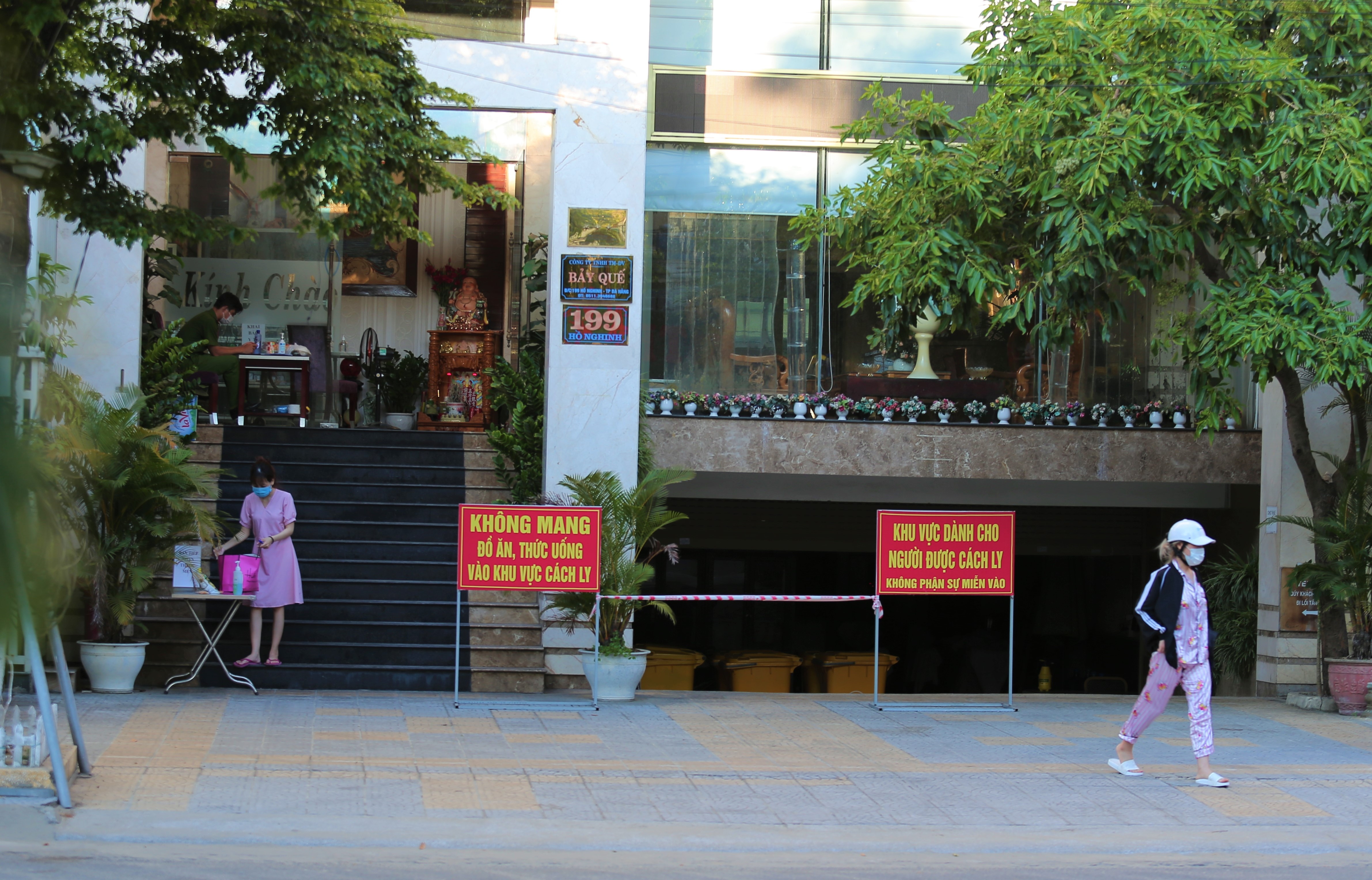 ca mac Covid-19 di nhieu noi anh 2