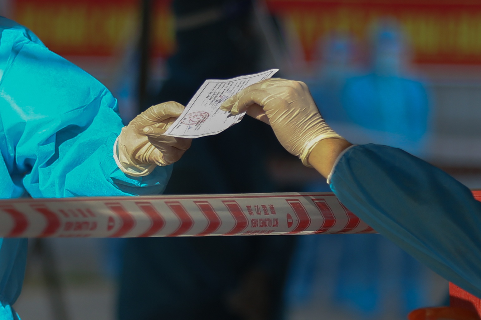 bau cu trong khu cach ly anh 7