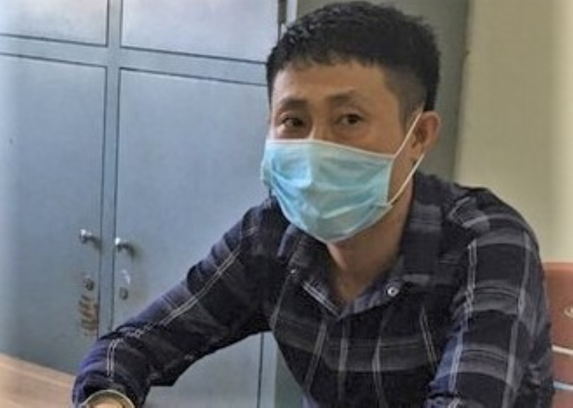 Can bo kiem sat dom lua hang loat nha hang hinh anh