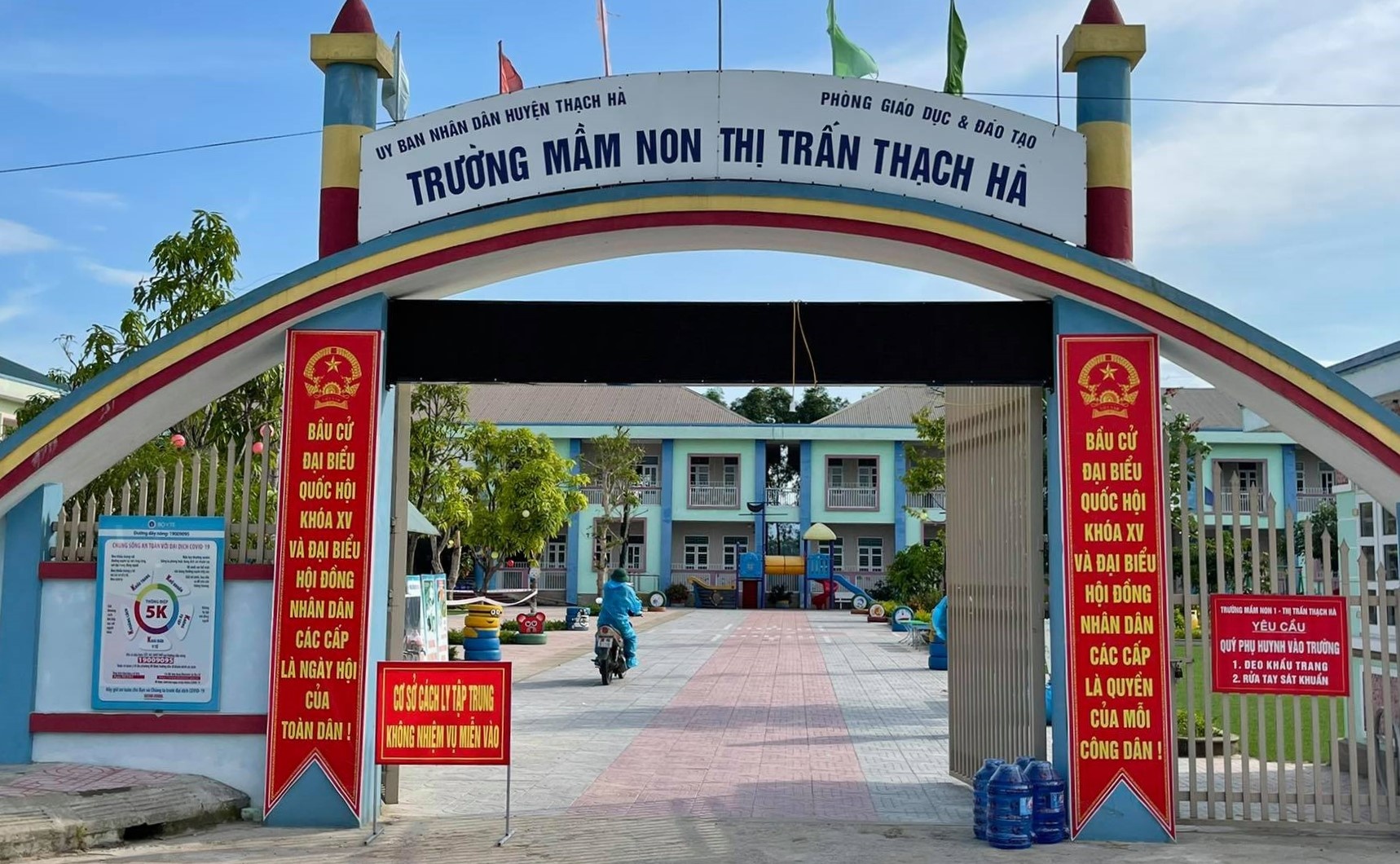 hoc sinh 12 am tinh voi Covidd-19 anh 1