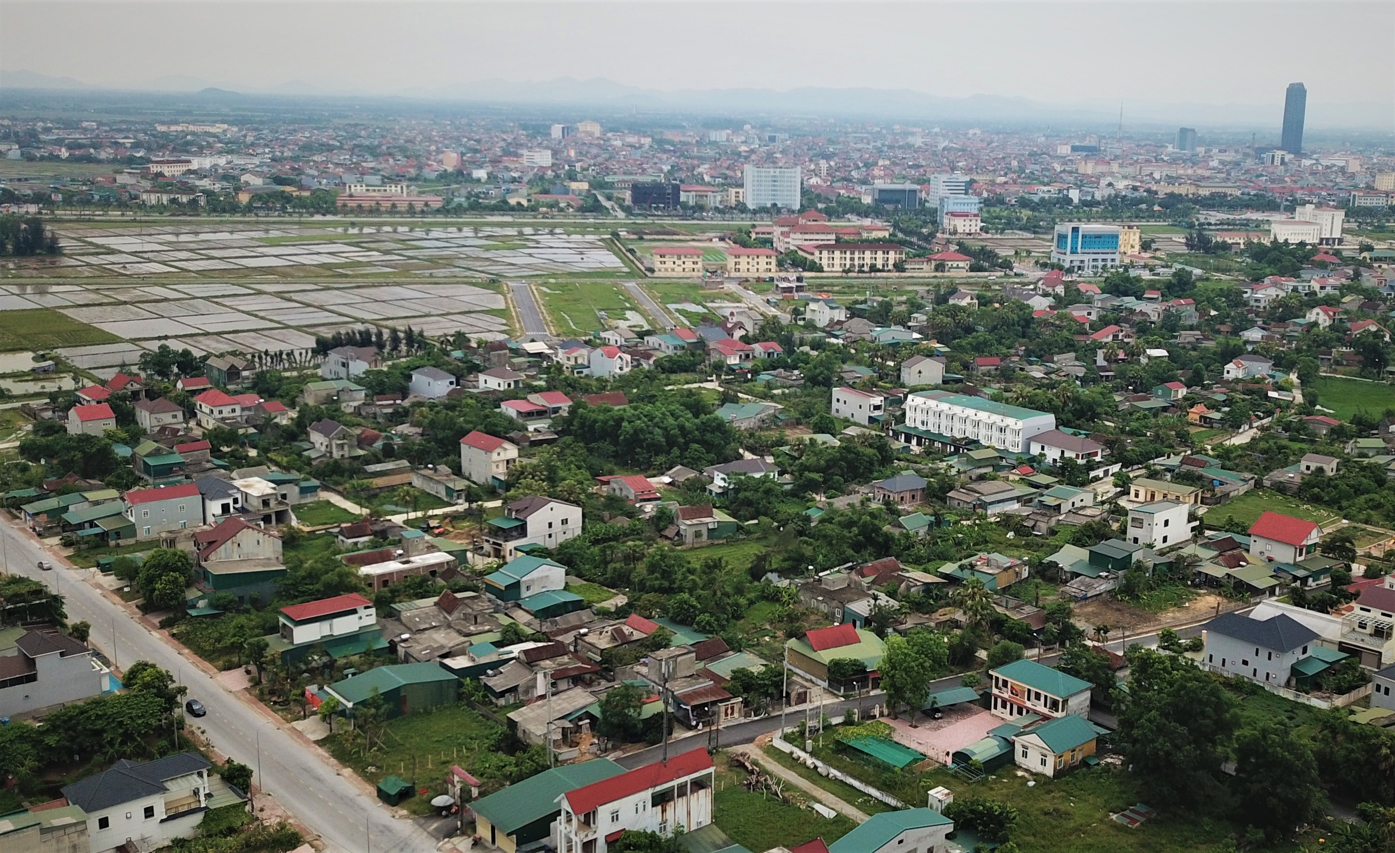 dung dam cuoi chong dich anh 1