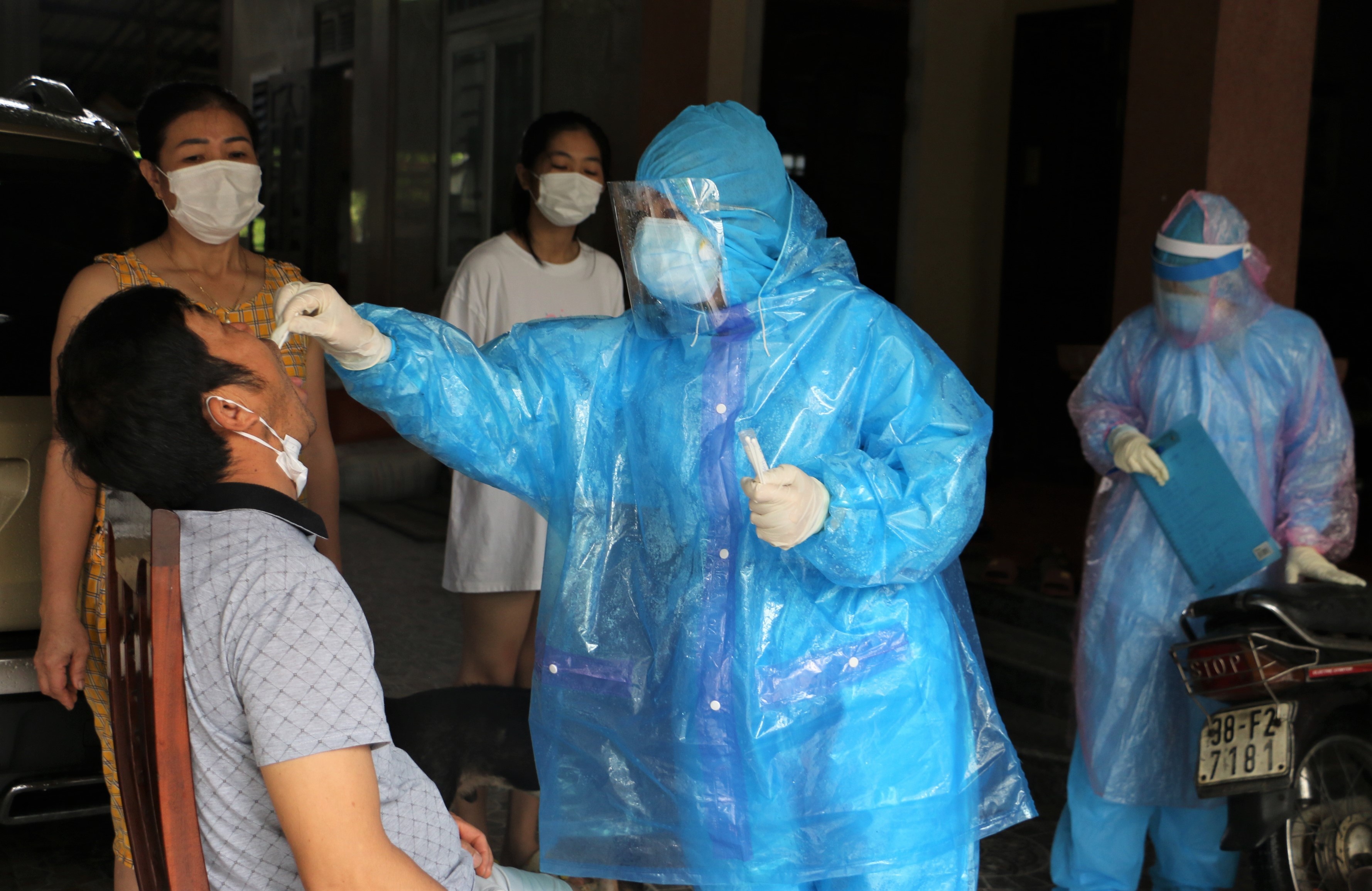 Covid-19 o Nghe An anh 2