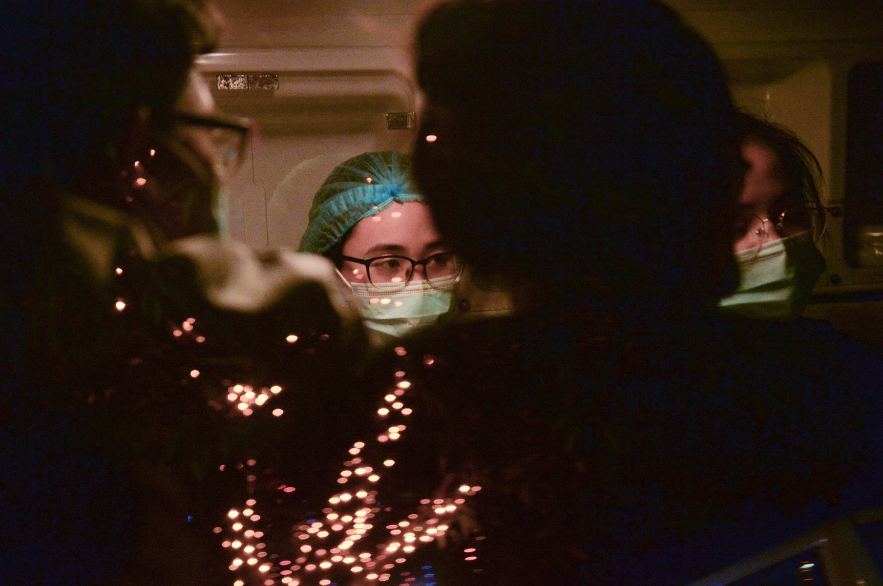 xuyen dem lay mau Covid-19 o Nghe An anh 4