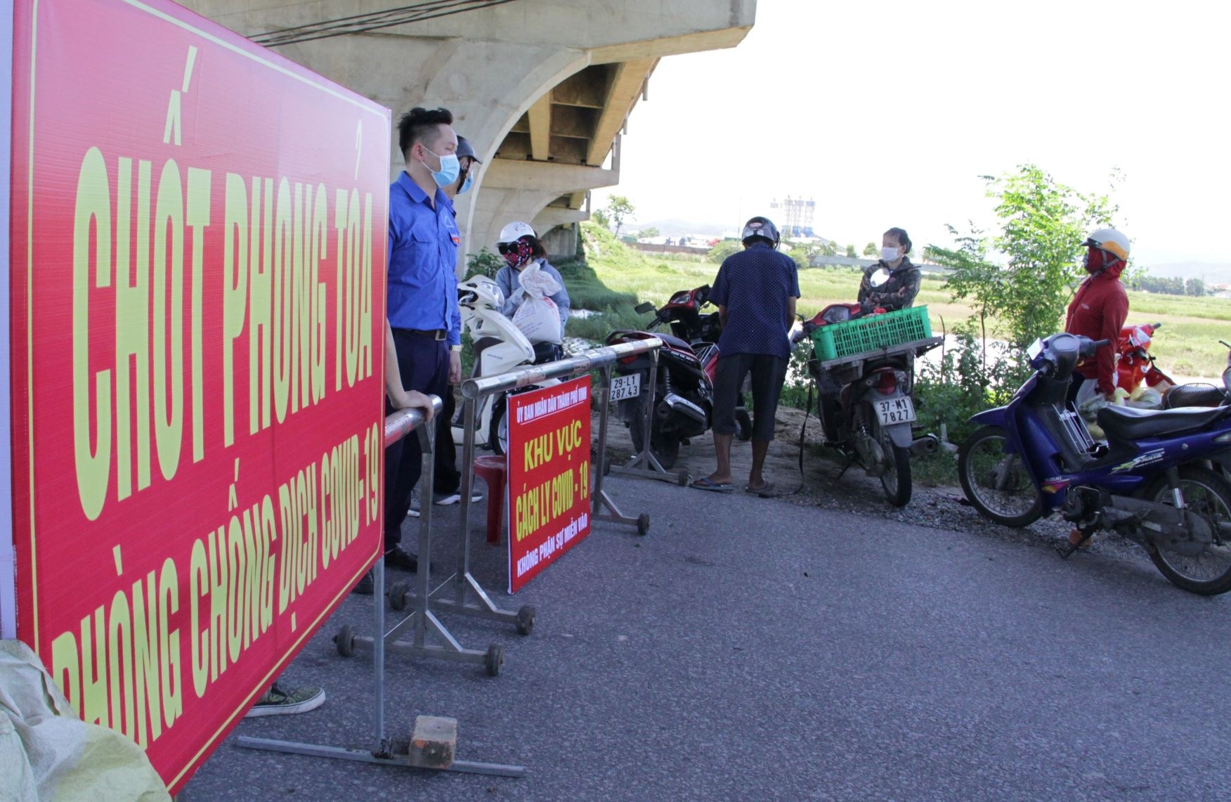 Covid-19 o Nghe An anh 11