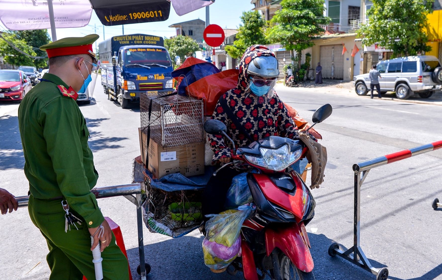 Covid-19 o Nghe An anh 7