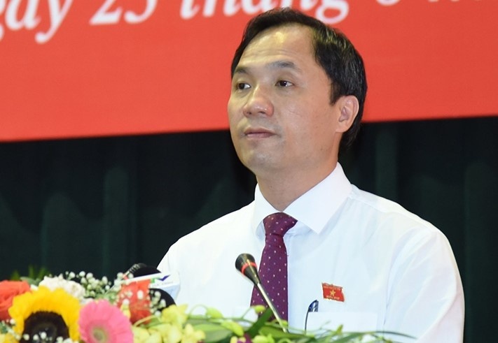 Ong Hoang Trung Dung tai dac cu chuc Chu tich HDND Ha Tinh hinh anh