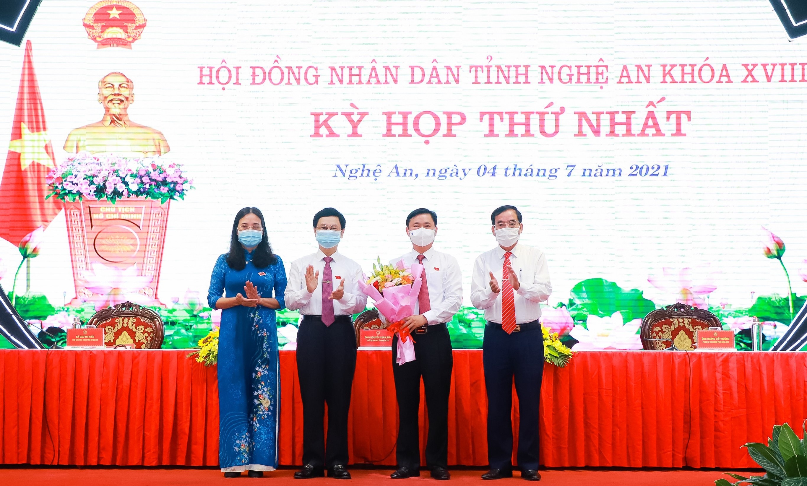 chu tich HDND Nghe An anh 1