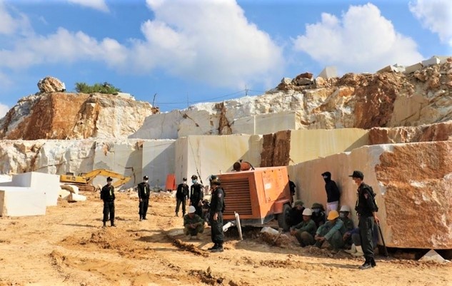 khai thac khoang san trai phep anh 2