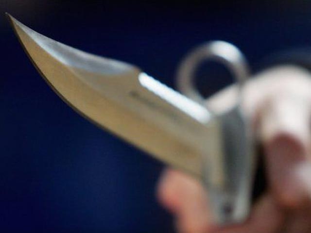 Nam thanh nien bi dam chet khi di le chua hinh anh