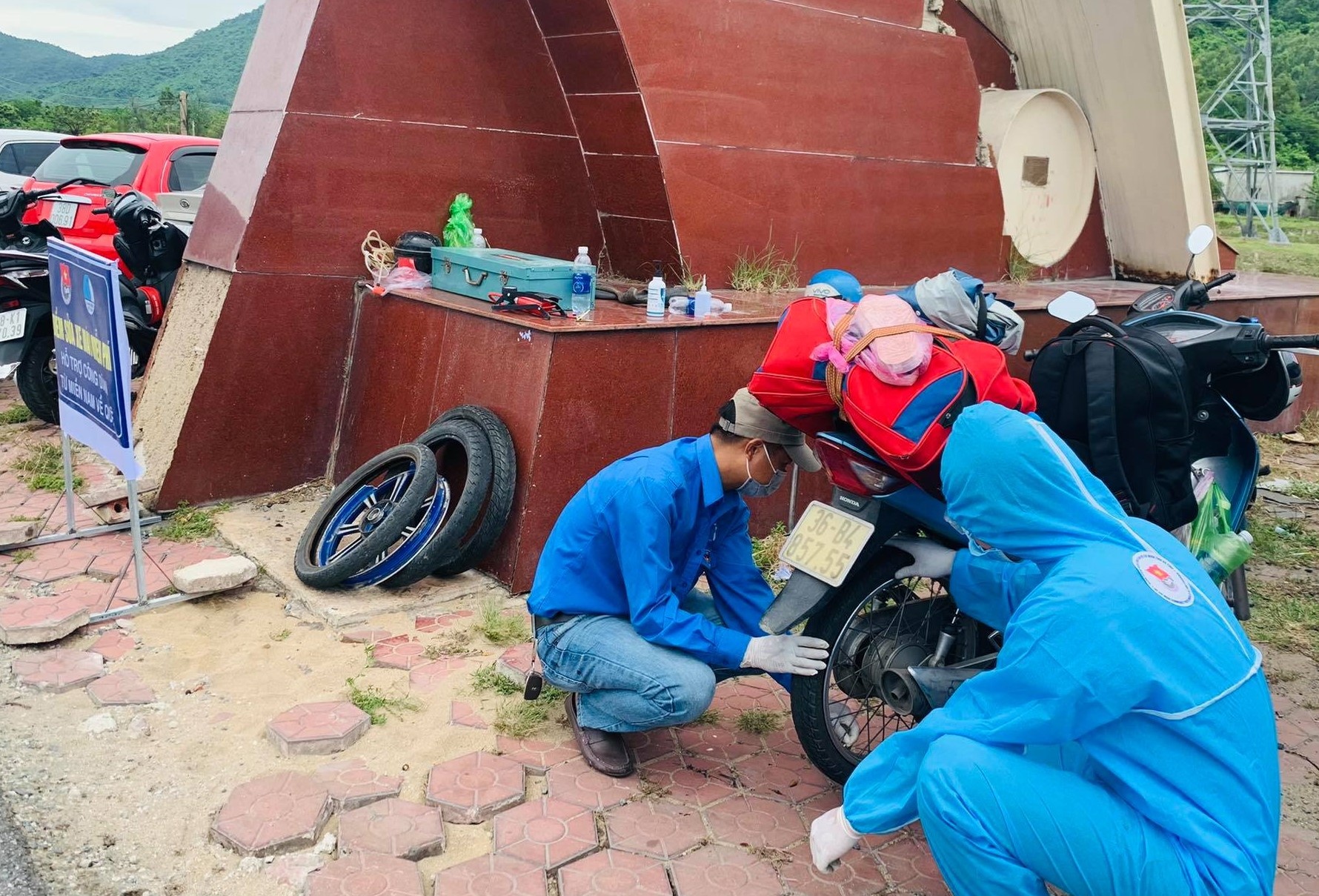 ve que tranh dich anh 2