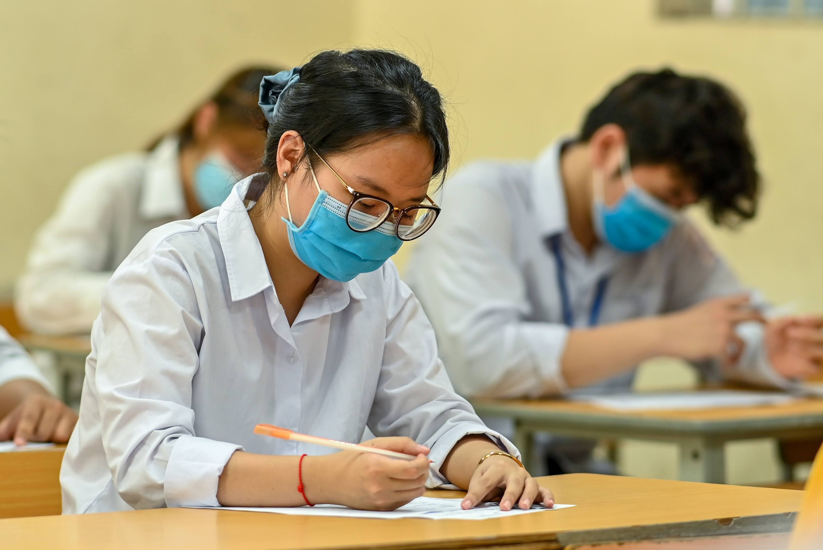 13 thi sinh Ha Tinh ra Bac Giang thi tot nghiep THPT dot 2 hinh anh