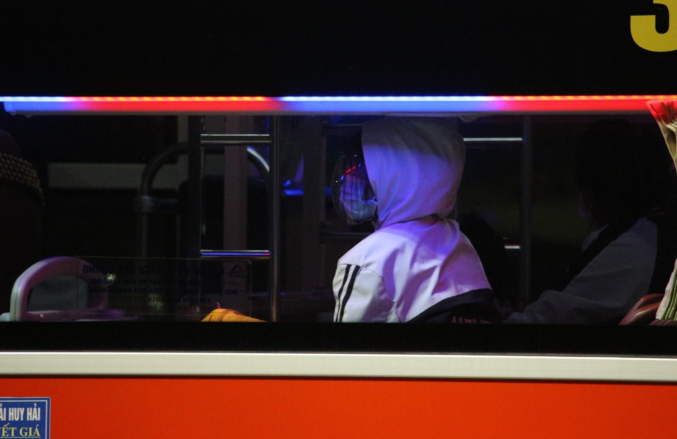 200 nguoi tu TP.HCM ve Nghe An anh 10