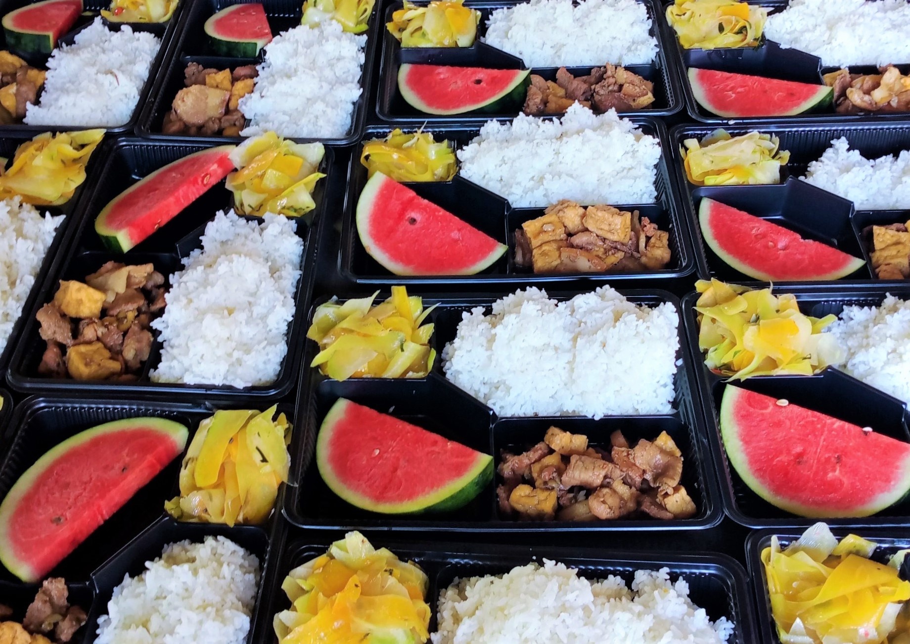 nau com cho nguoi cach ly anh 2