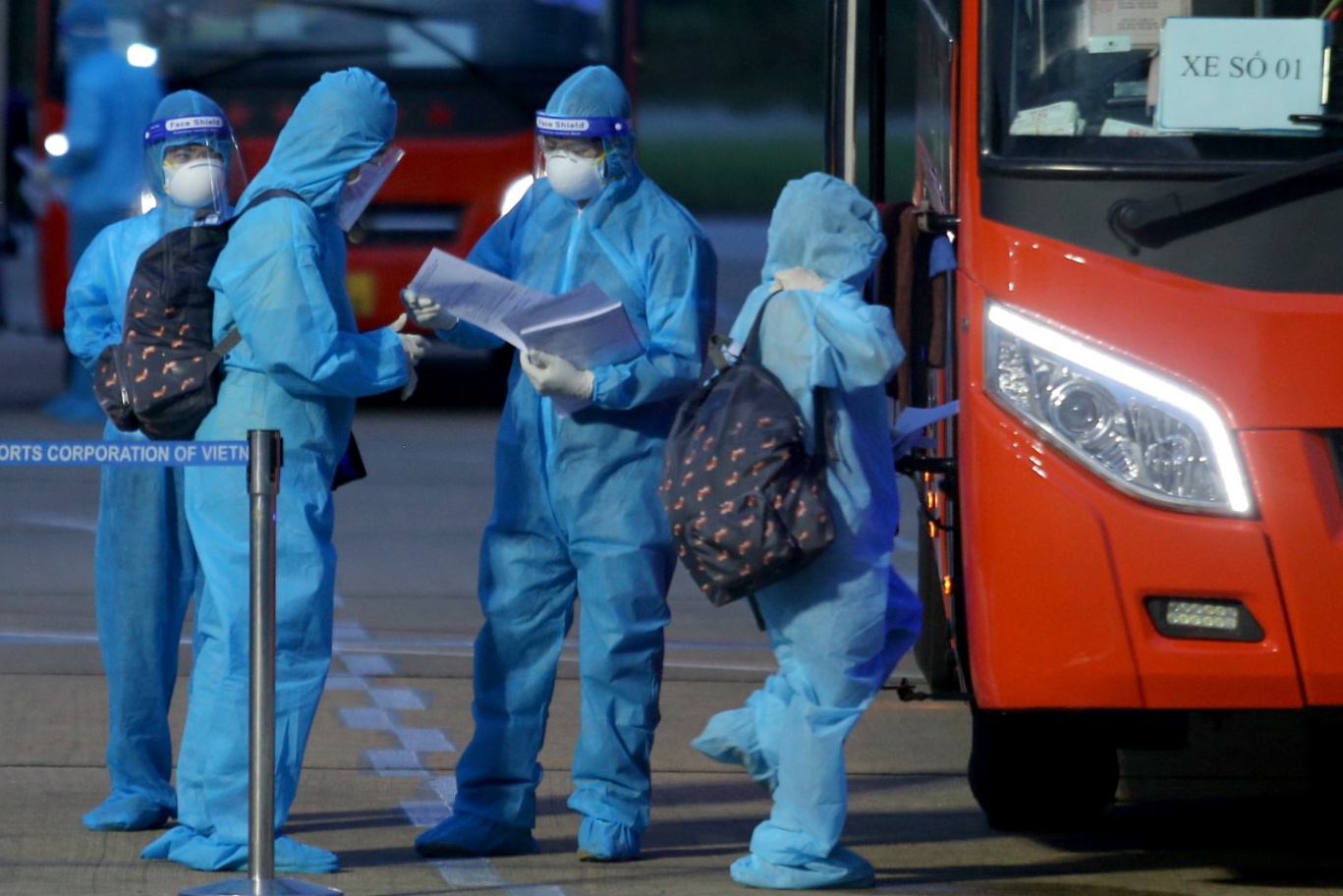 Chuyen bay 0 dong dua hon 200 nguoi tu TP.HCM ve Nghe An hinh anh