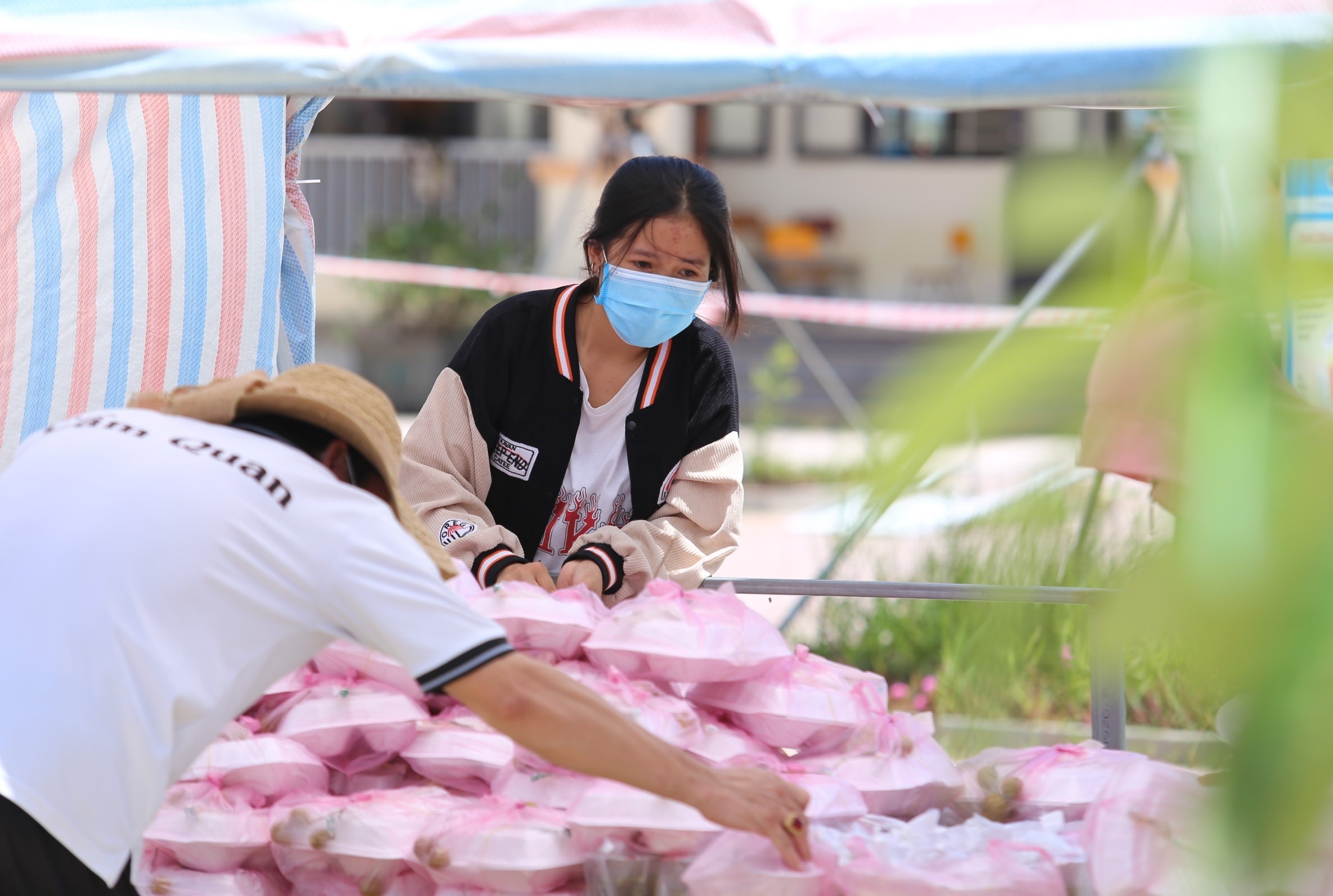 nau com cho nguoi cach ly anh 7