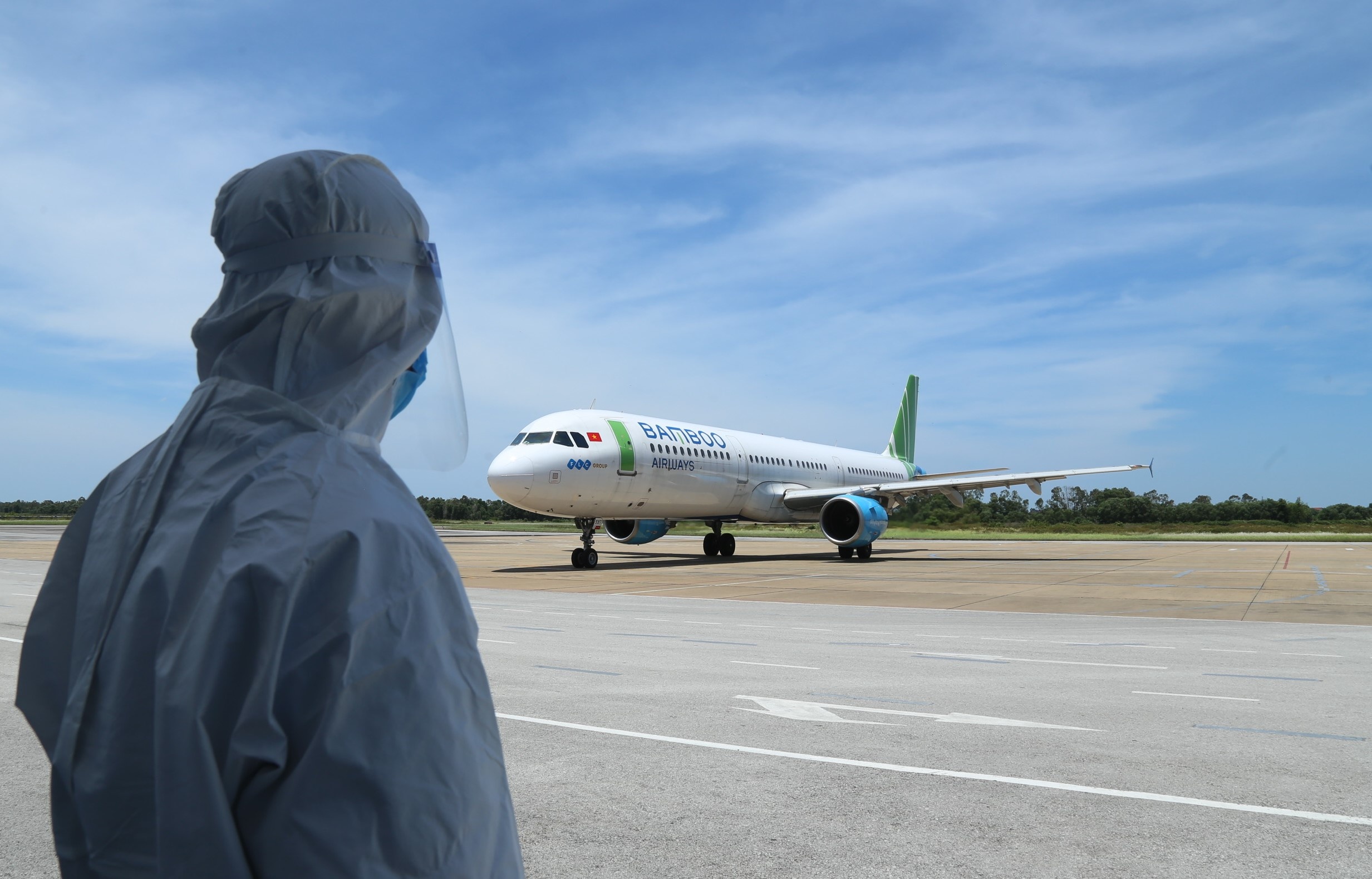 chuyen bay don cong dan ve que anh 1